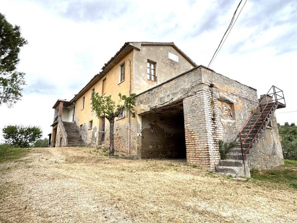 casa indipendente in vendita a Monsampolo del Tronto