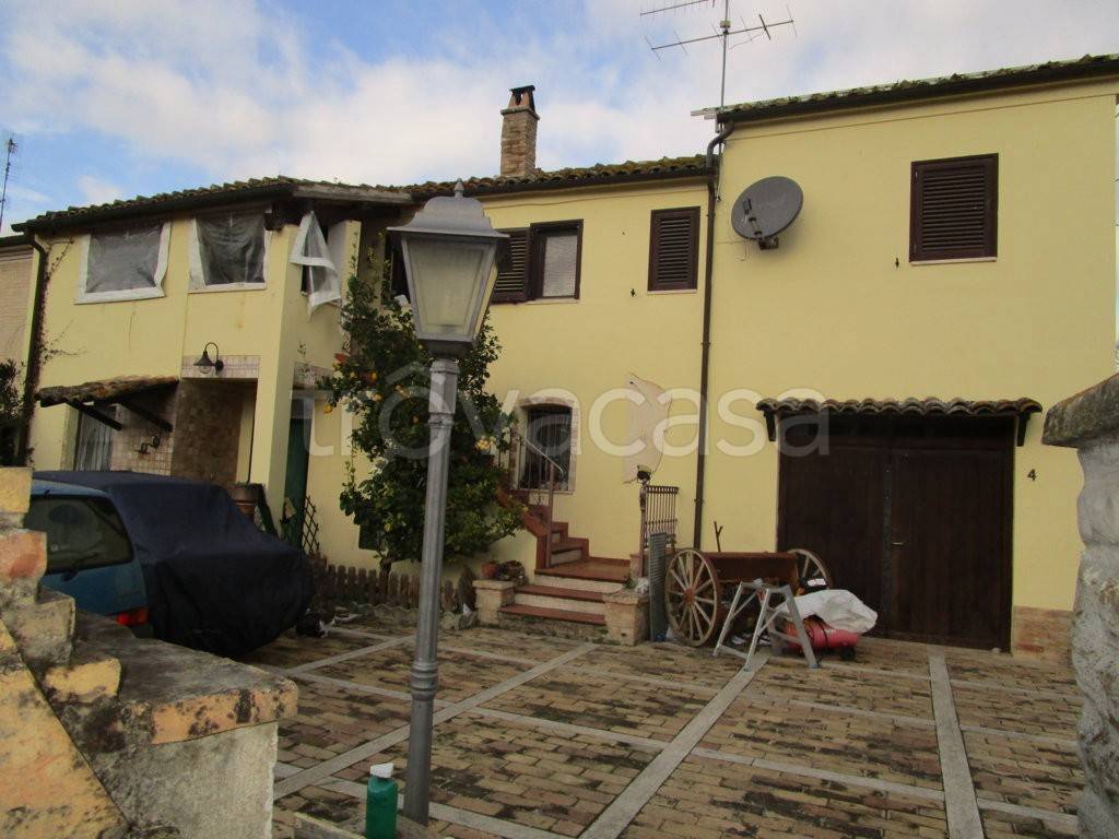casa indipendente in vendita a Monsampolo del Tronto in zona Stella