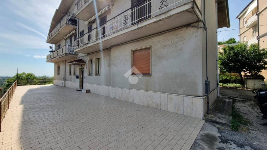 appartamento in vendita a Monsampolo del Tronto in zona Stella
