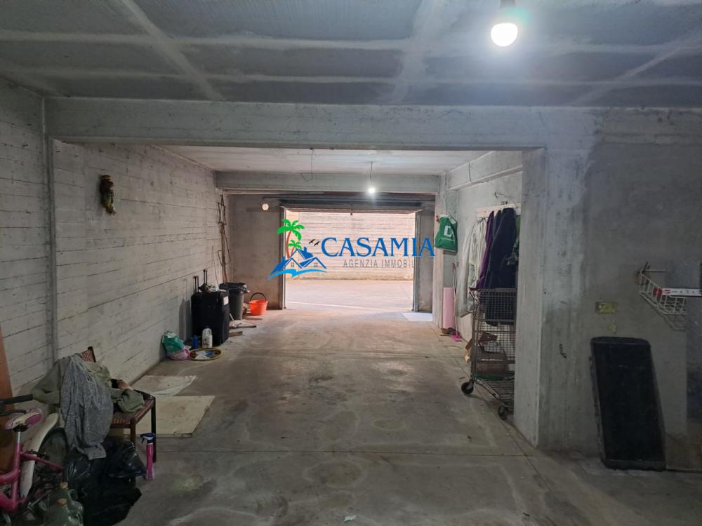 locale di sgombero in vendita a Monsampolo del Tronto