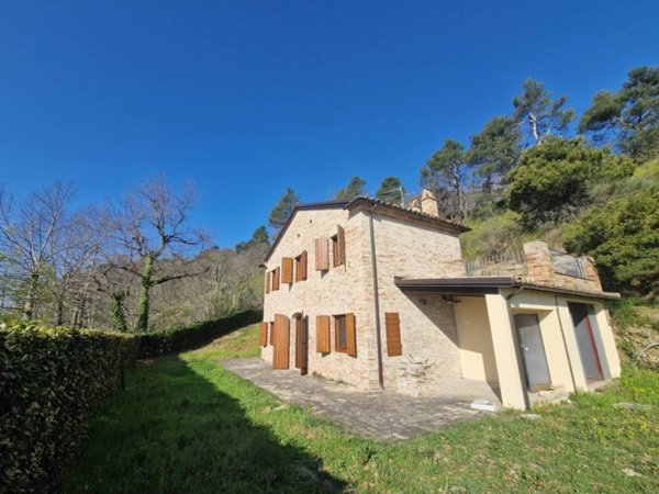 casa indipendente in vendita a Montalto delle Marche