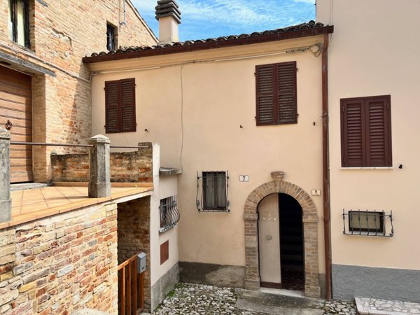 casa indipendente in vendita a Montalto delle Marche