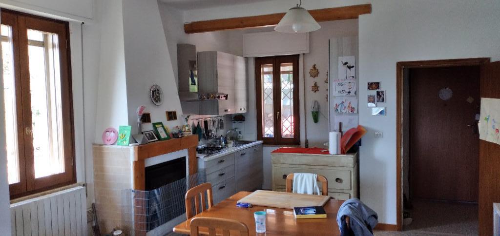 casa indipendente in vendita a Montalto delle Marche in zona Porchia