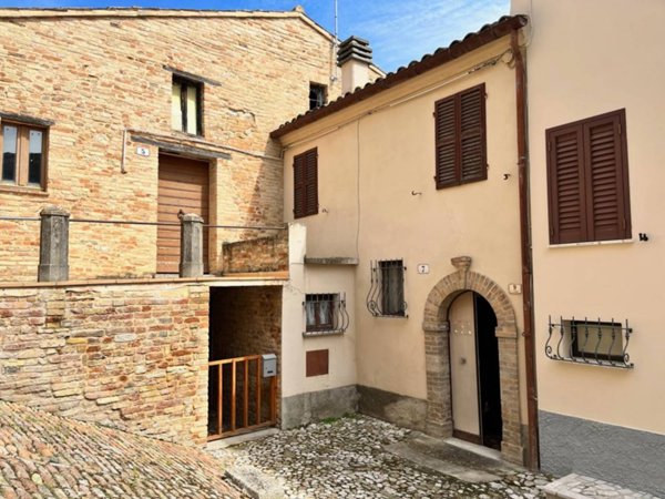casa indipendente in vendita a Montalto delle Marche