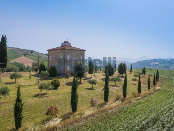 casa indipendente in vendita a Montalto delle Marche