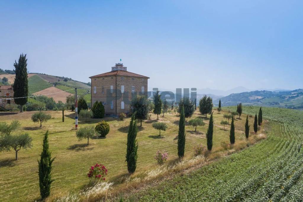 casa indipendente in vendita a Montalto delle Marche