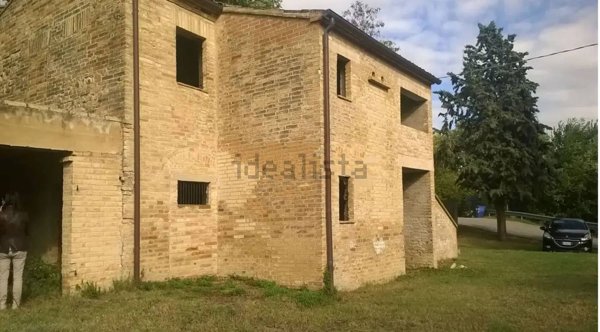 casa indipendente in vendita a Montalto delle Marche