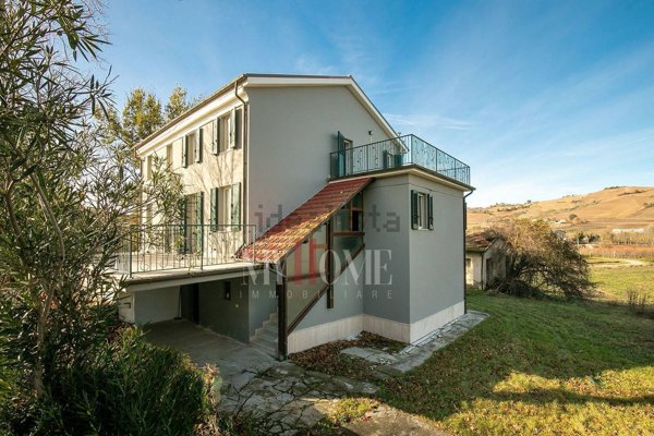 casale in vendita a Montalto delle Marche