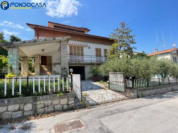 casa indipendente in vendita a Montalto delle Marche
