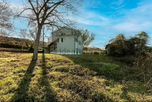 casa indipendente in vendita a Montalto delle Marche