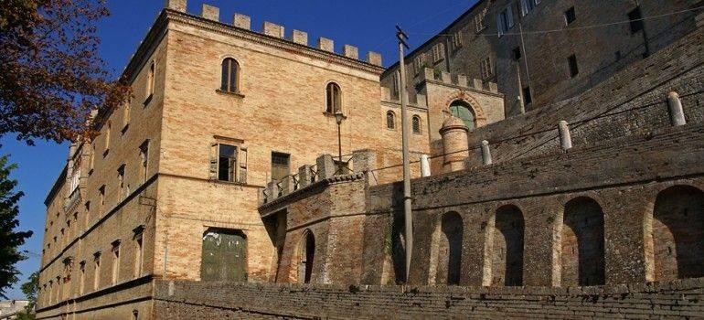 casa indipendente in vendita a Montalto delle Marche