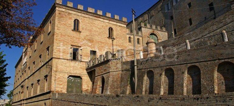 casa indipendente in vendita a Montalto delle Marche