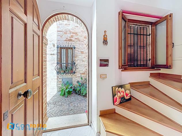 casa indipendente in vendita a Montalto delle Marche