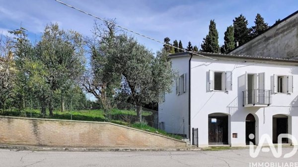 casa indipendente in vendita a Montalto delle Marche in zona Porchia
