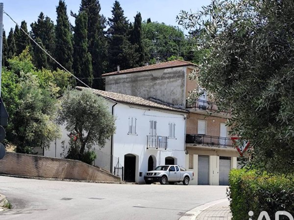 casa indipendente in vendita a Montalto delle Marche in zona Porchia