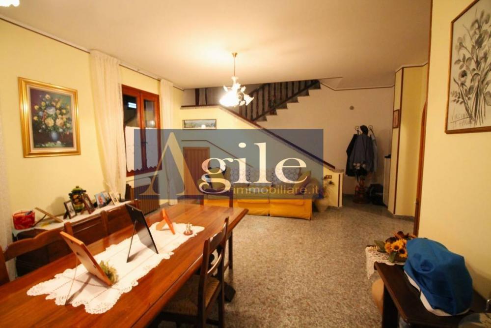 casa indipendente in vendita a Montalto delle Marche
