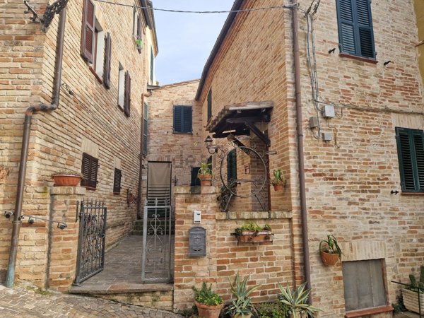 casa indipendente in vendita a Montedinove