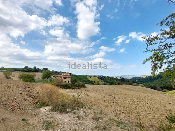 casale in vendita a Montedinove