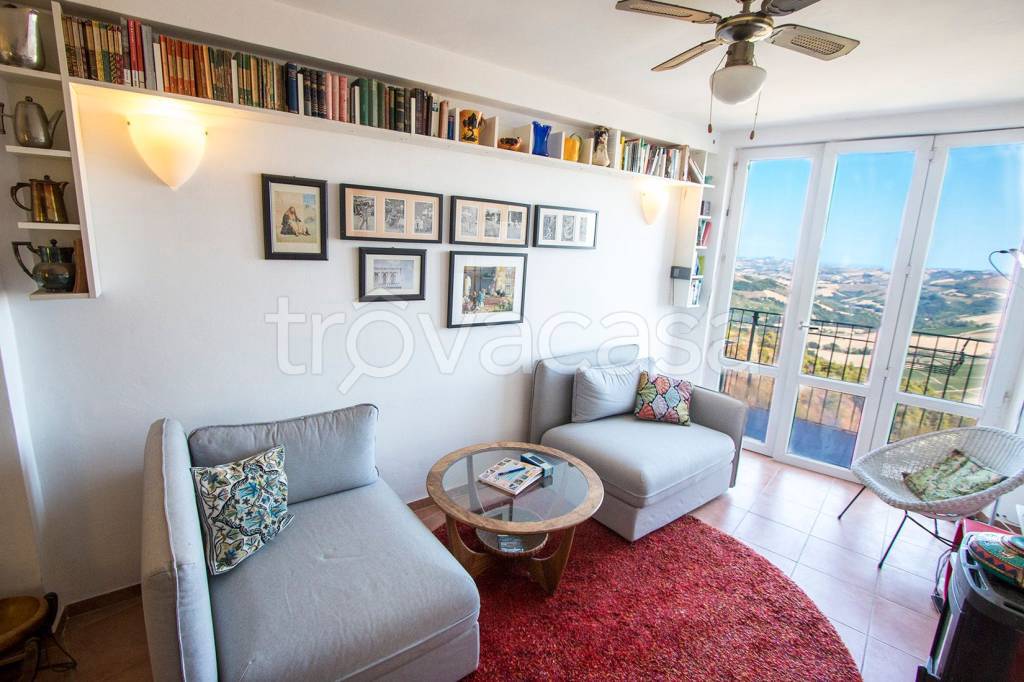 casa indipendente in vendita a Montedinove