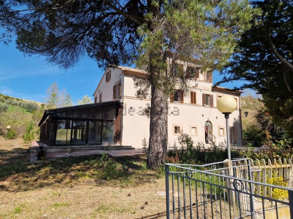 casale in vendita a Montedinove