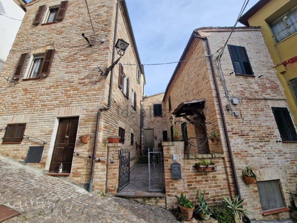 casa indipendente in vendita a Montedinove