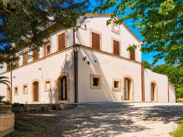 casa indipendente in vendita a Montedinove