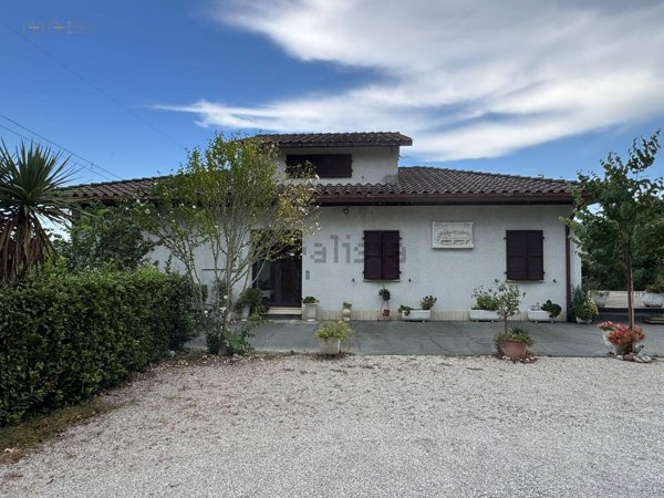 casa indipendente in vendita a Montedinove