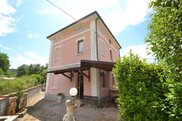 casa indipendente in vendita a Montefiore dell'Aso