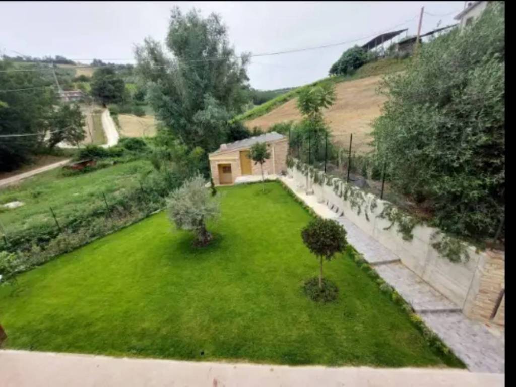 casa indipendente in vendita a Montefiore dell'Aso