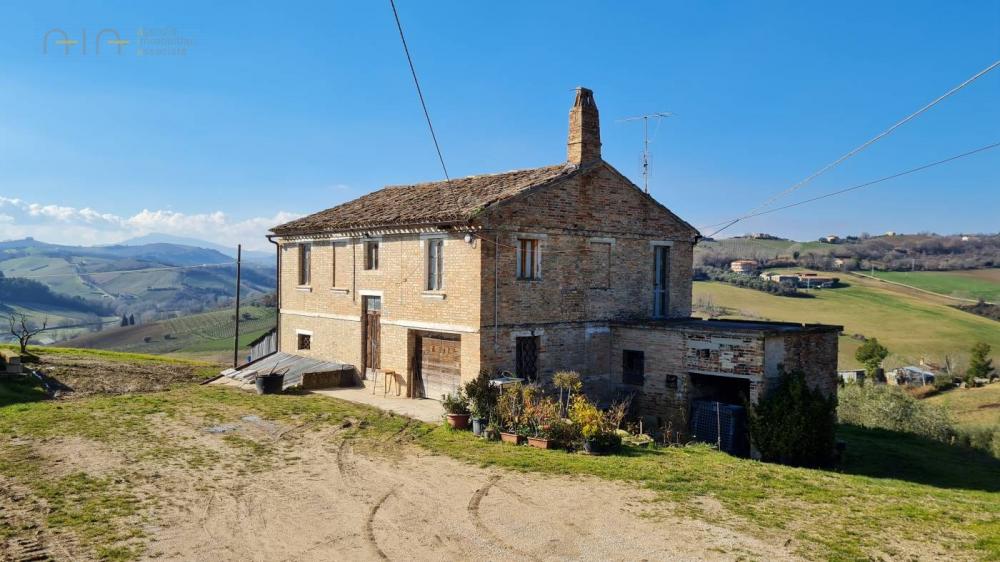 casa indipendente in vendita a Montefiore dell'Aso