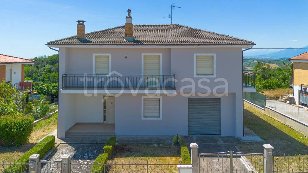casa indipendente in vendita a Montefiore dell'Aso