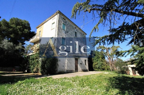 casa indipendente in vendita a Montefiore dell'Aso