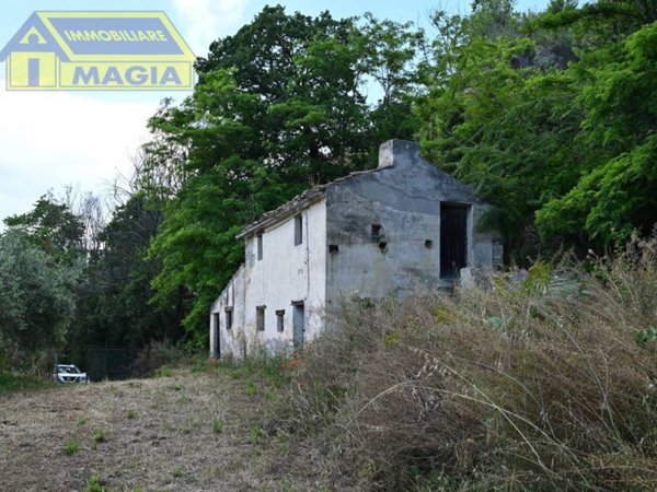 casa indipendente in vendita a Montefiore dell'Aso