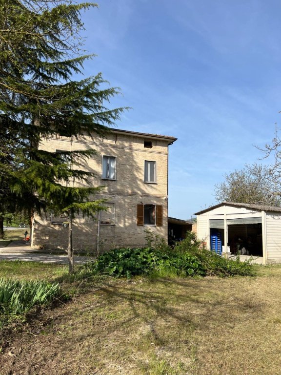casa indipendente in vendita a Montefiore dell'Aso