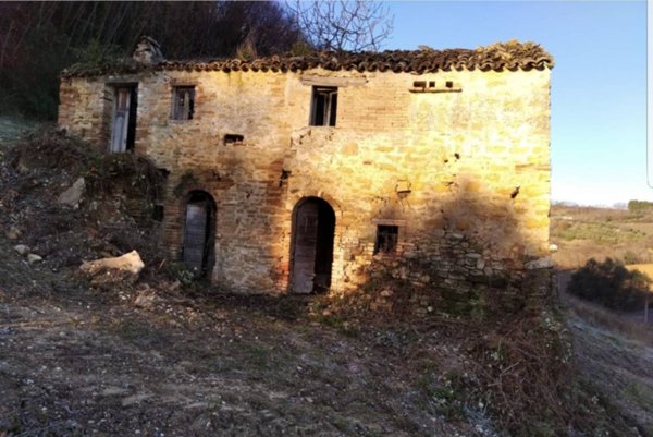 rudere in vendita a Montefiore dell'Aso
