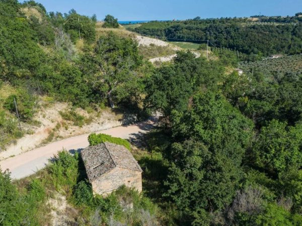 casa indipendente in vendita a Montefiore dell'Aso