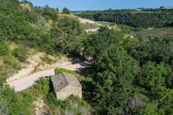 casa indipendente in vendita a Montefiore dell'Aso