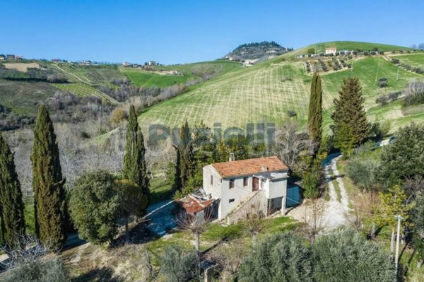 casa indipendente in vendita a Montefiore dell'Aso