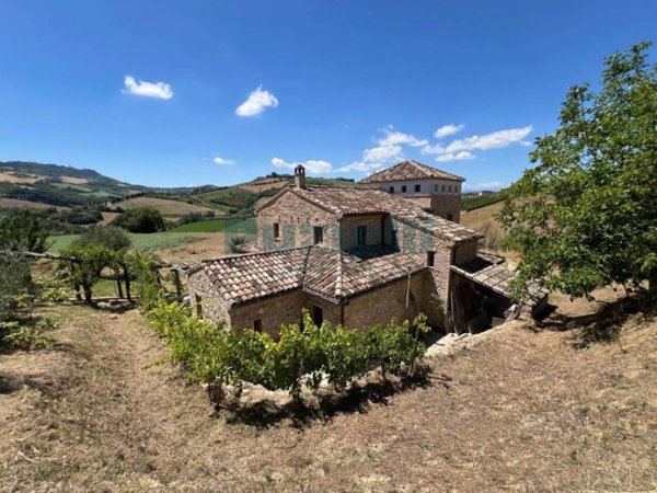 casa indipendente in vendita a Montefiore dell'Aso
