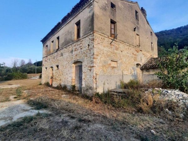casa indipendente in vendita a Montefiore dell'Aso