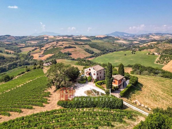 casa indipendente in vendita a Montefiore dell'Aso