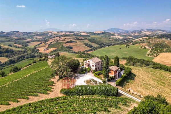 casa indipendente in vendita a Montefiore dell'Aso