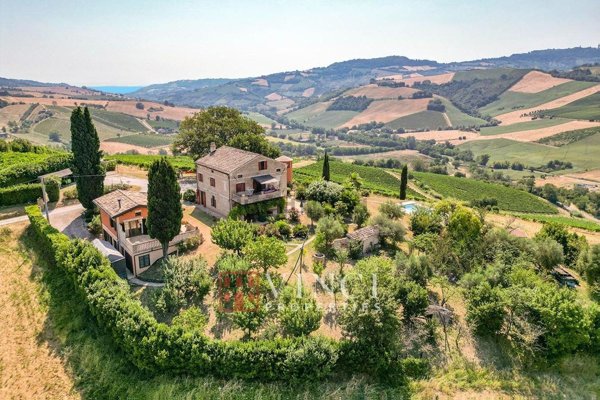 casale in vendita a Montefiore dell'Aso