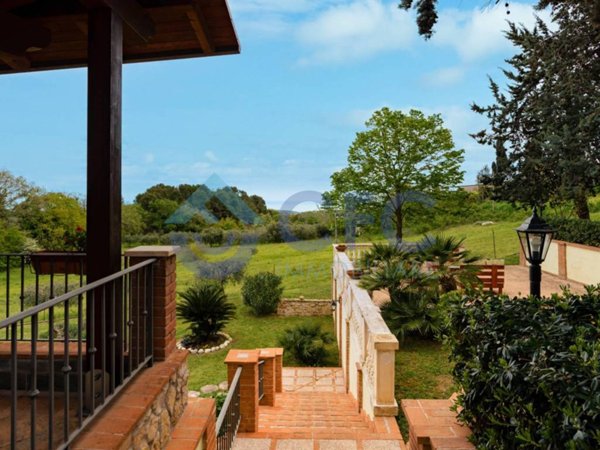 casa indipendente in vendita a Montefiore dell'Aso