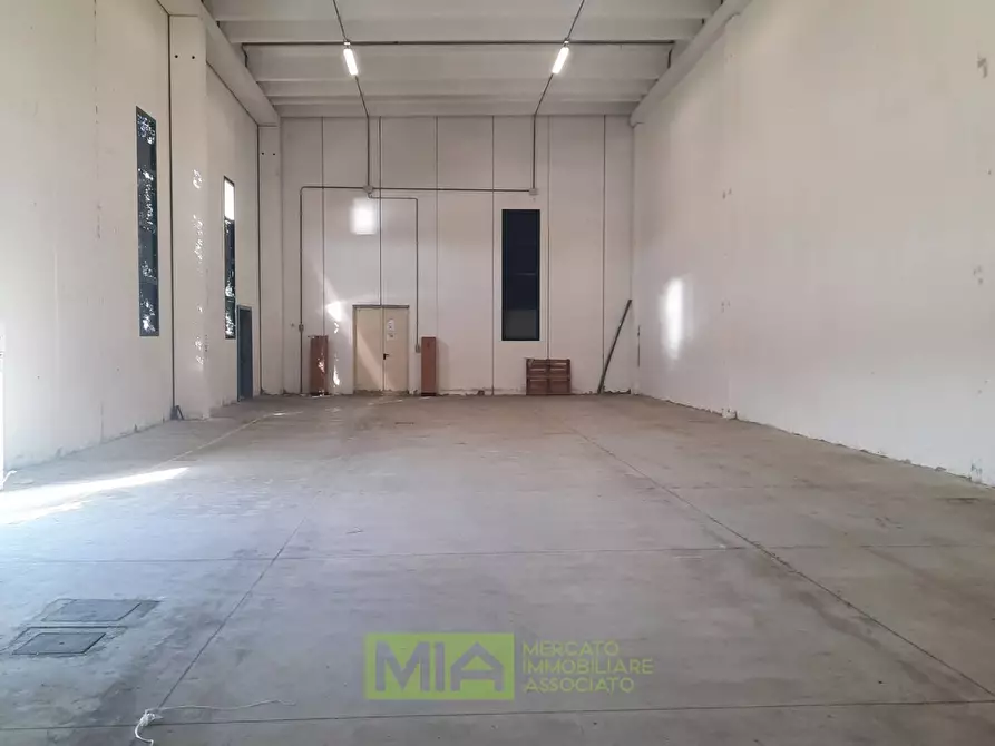 ufficio in vendita a Montefiore dell'Aso