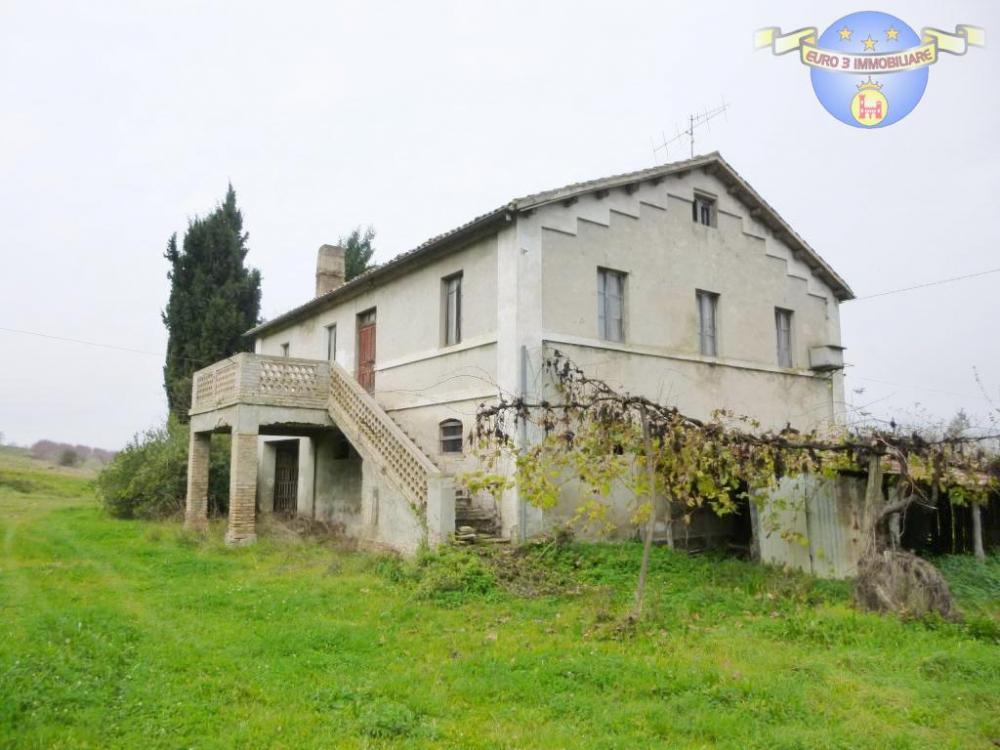 terreno agricolo in vendita a Montefiore dell'Aso