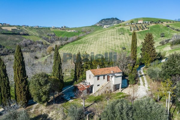 casa indipendente in vendita a Montefiore dell'Aso