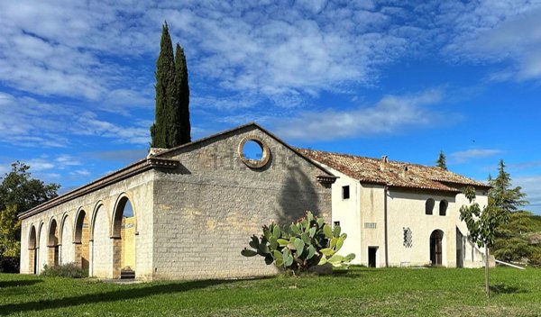 esavano in vendita a Montefiore dell'Aso