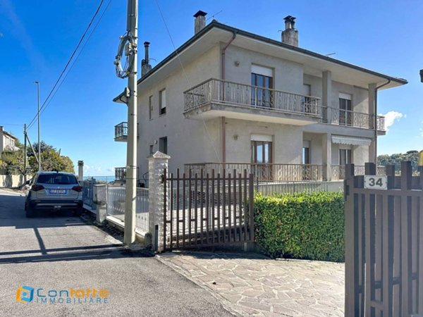 casa indipendente in vendita a Montefiore dell'Aso