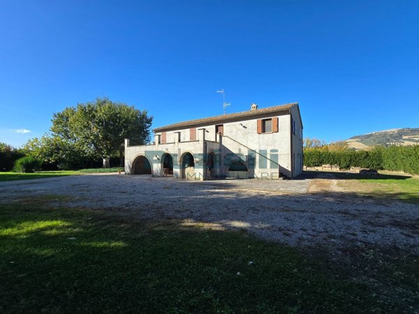 casa indipendente in vendita a Montefiore dell'Aso